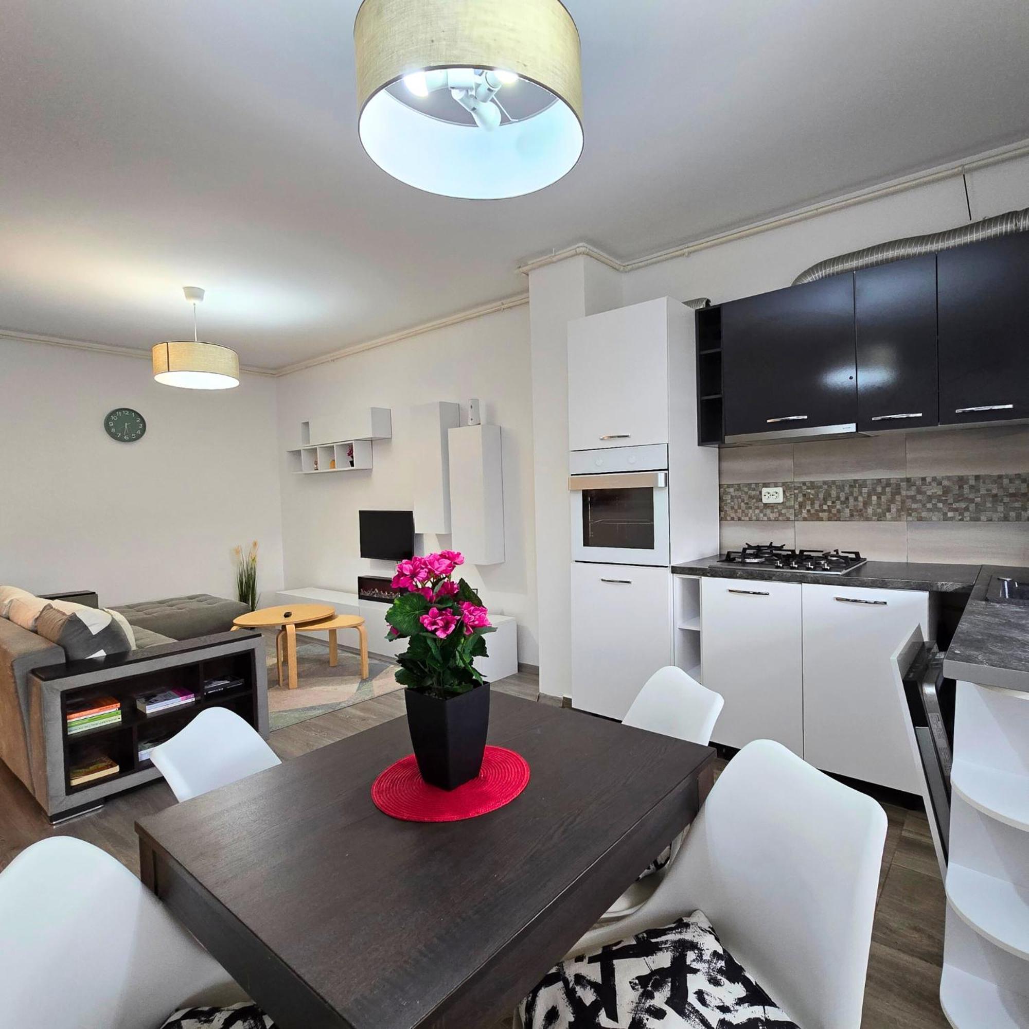 Apartment "Solar 48", Private Parking, One Bedroom Бухарест Экстерьер фото